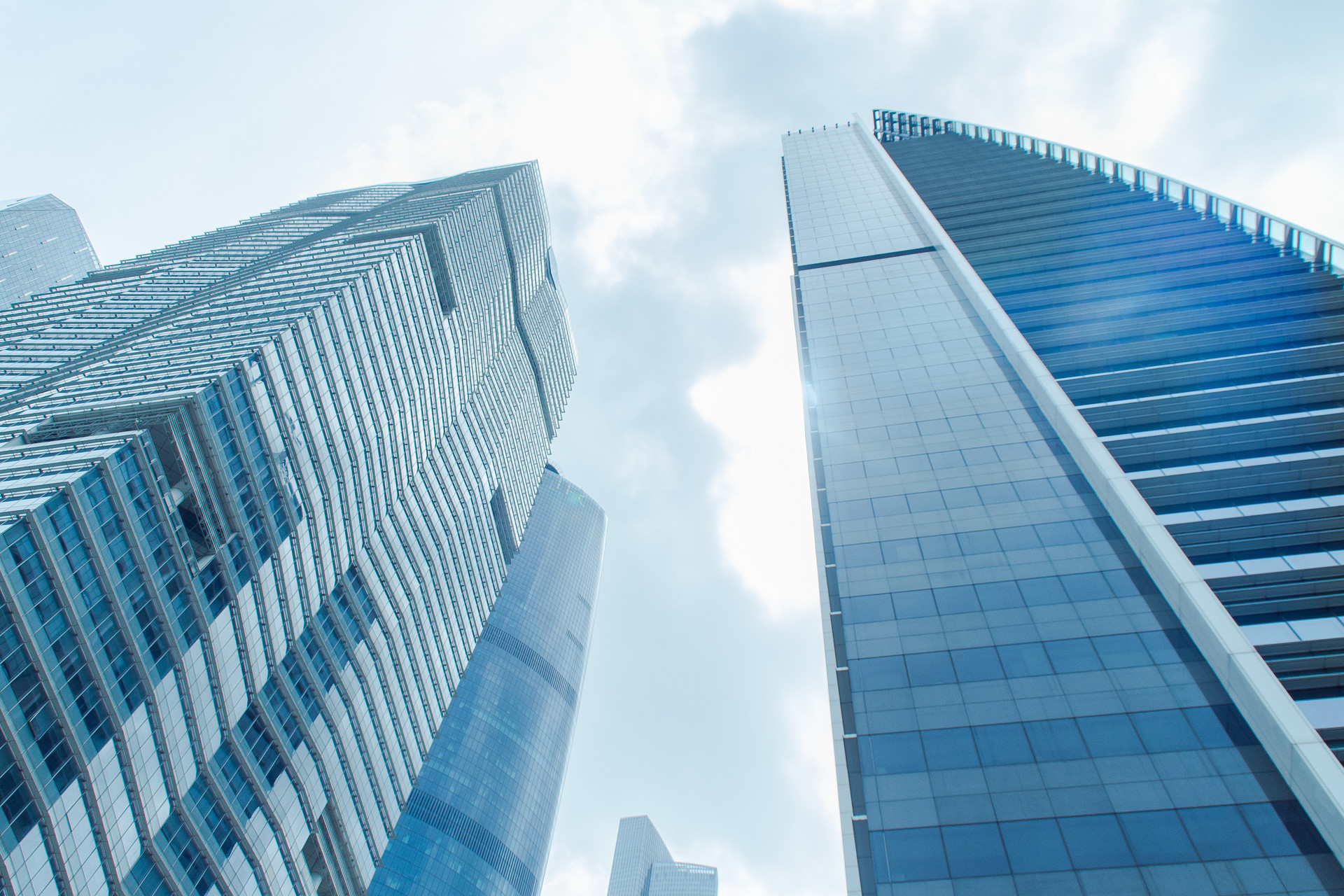 中關(guān)村科技園區(qū)豐臺(tái)園黨工委副書記、管委會(huì)主任張俊峰一行調(diào)研中建材信息